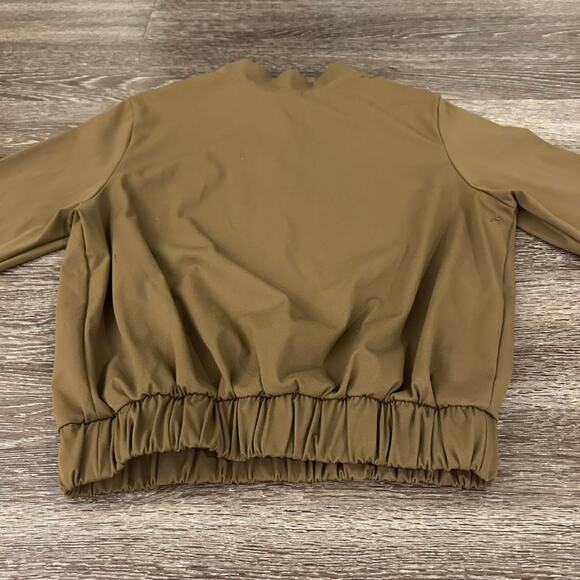 NWOT ADAY Check-In Top Long Sleeve Crop Top Sz Small Olive Brown Stretch Travel - Picture 14 of 16